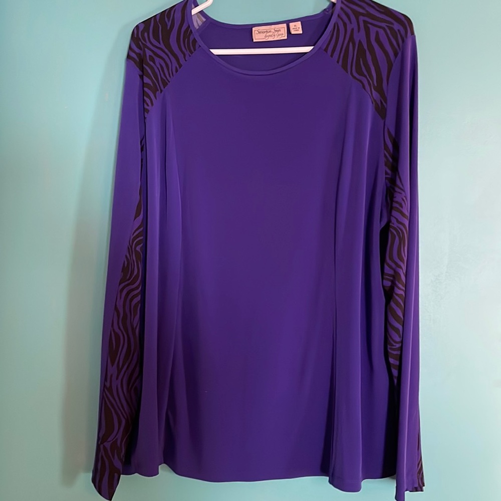 Women’s Tunic with Leopard Print Accents